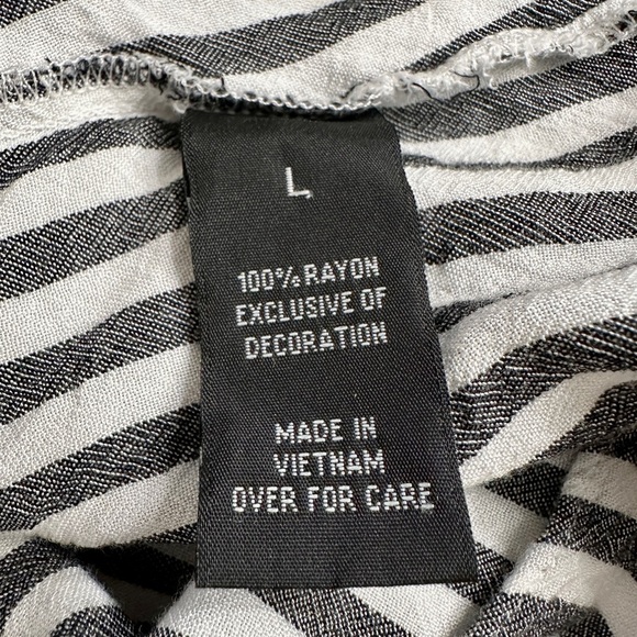 ALYX, WOMENS STRIPE TOP IN BLACK & WHITE. 3/4 SLEEVE, HI-LOW HEM. SIZEL - Picture 7 of 7